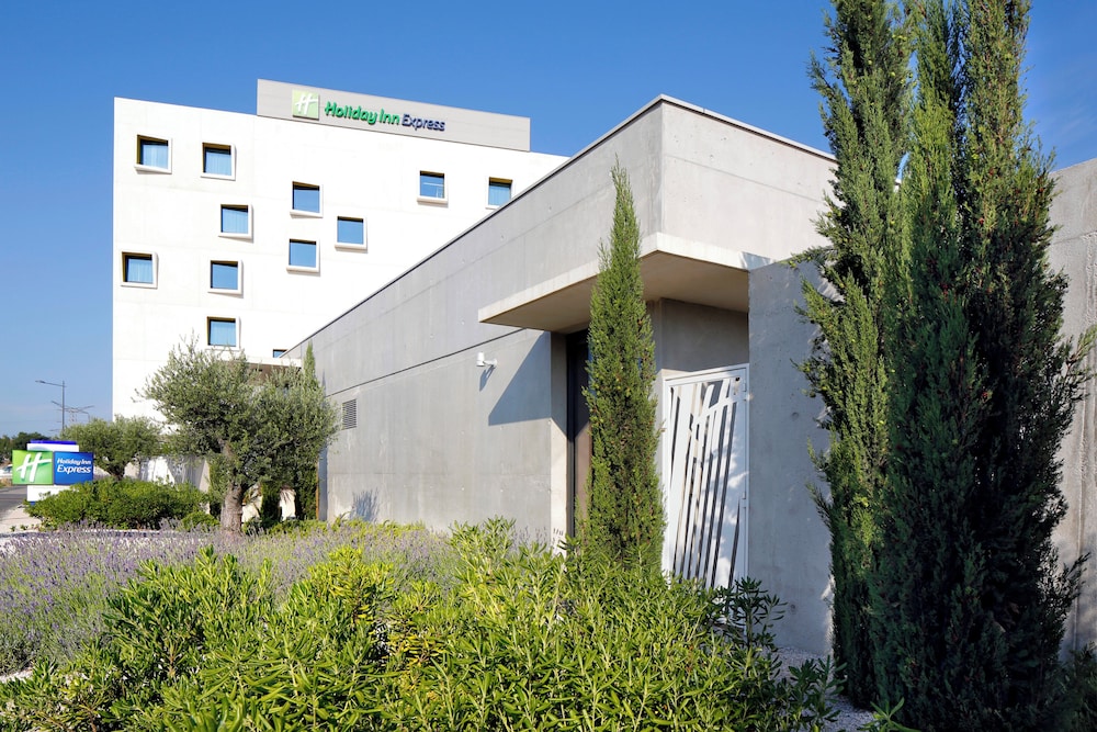 HOLIDAY INN EXPRESS MONTPELLIER-ODYSSEUM 8/71