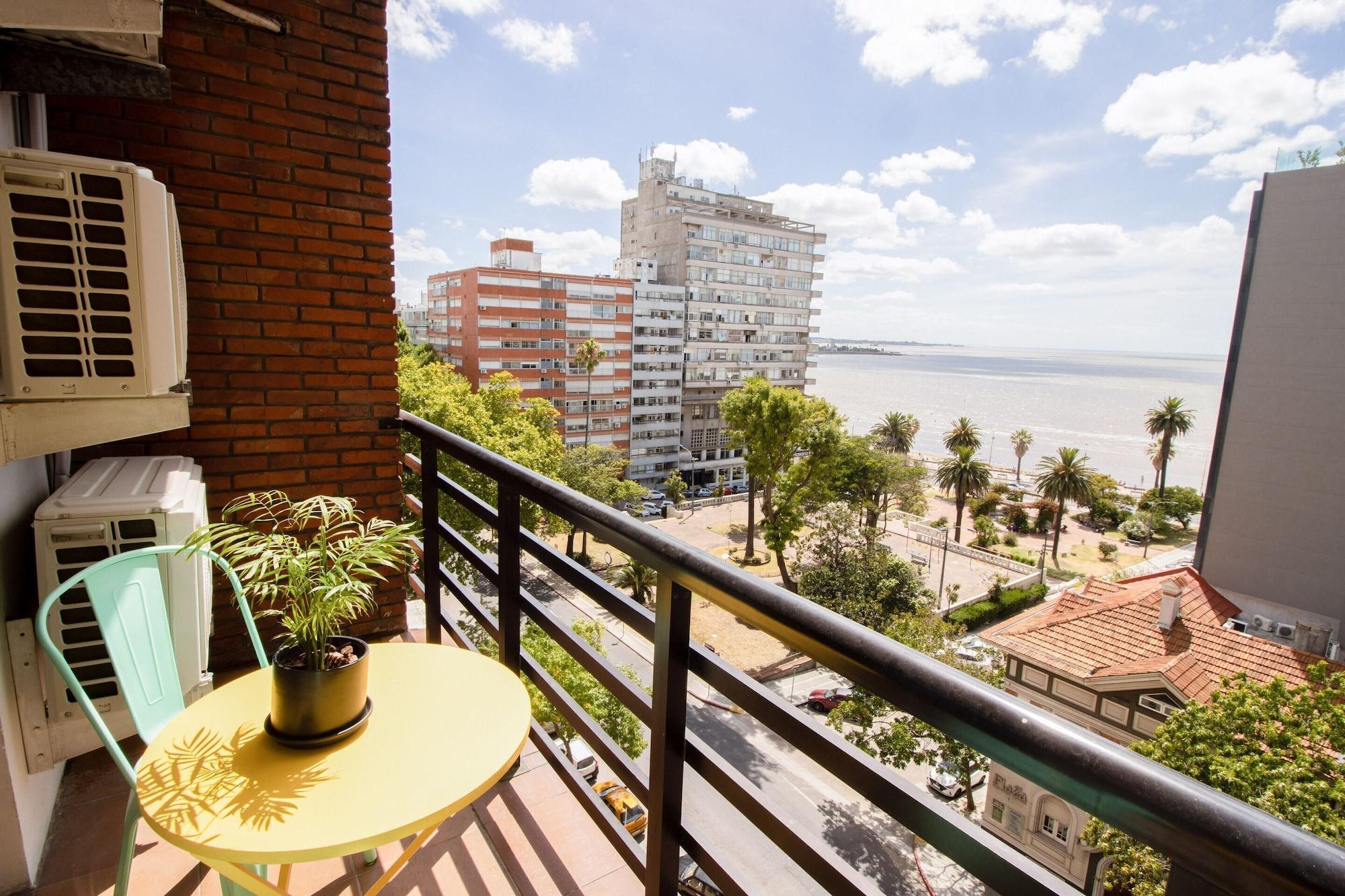 Selina Montevideo 61/61