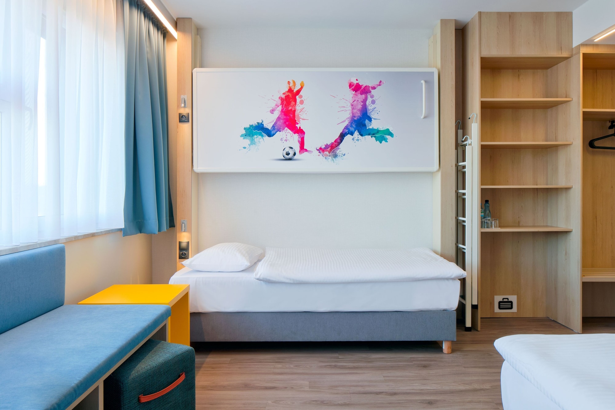 ROOM, TRIPLE, PRIVATE BATHROOM