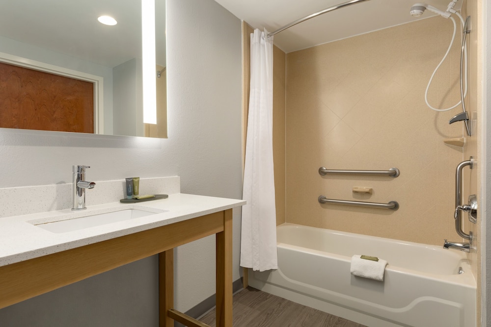 La Quinta Inn Suites By Wyndham Selma Smithfield I 95 24/45
