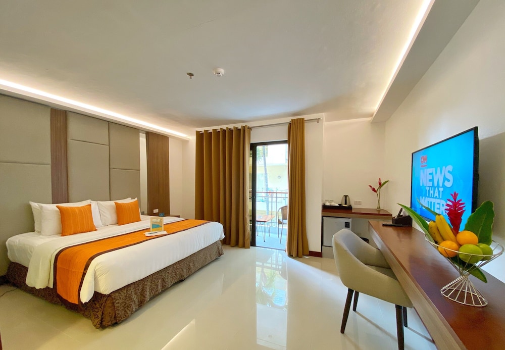 DELUXE, KING BED