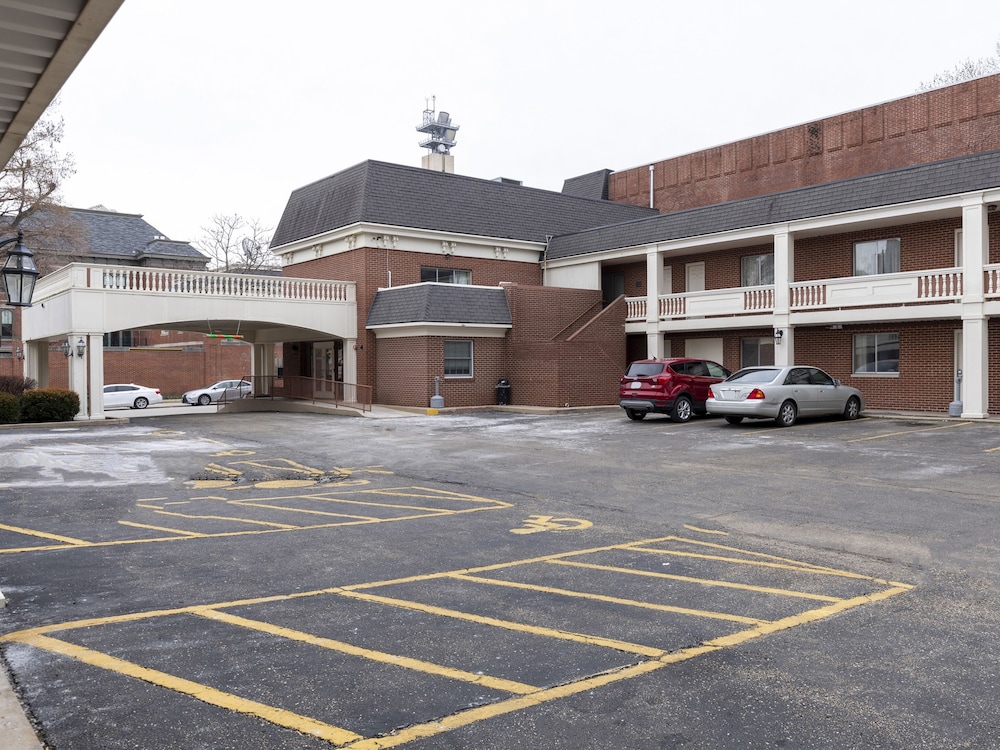 Americas Best Value Inn Springfield - Mansion View 34/47