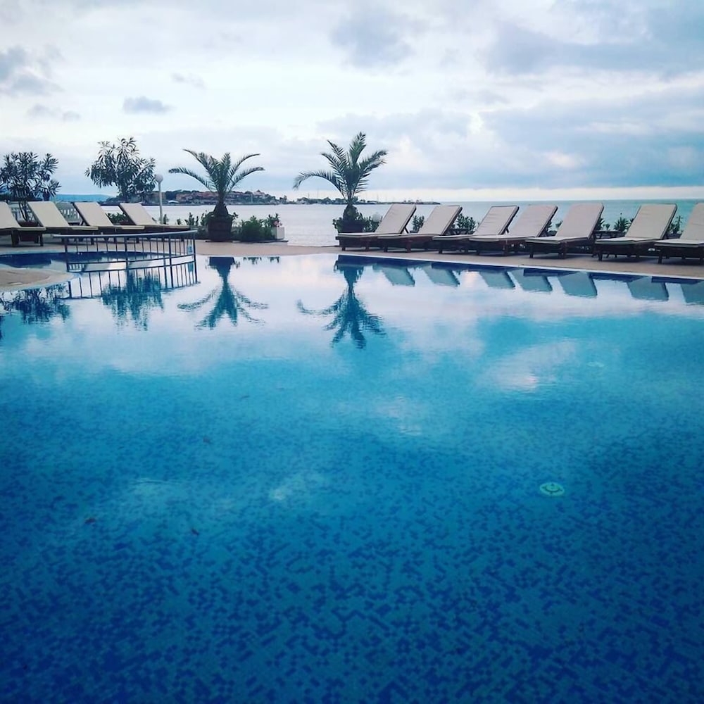 Aphrodite Hotel 40/73