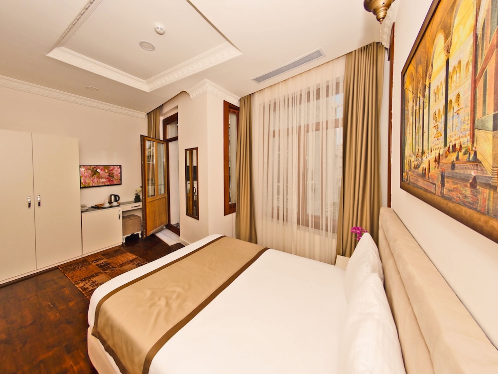 LANAI, SUPERIOR, DOUBLE BED