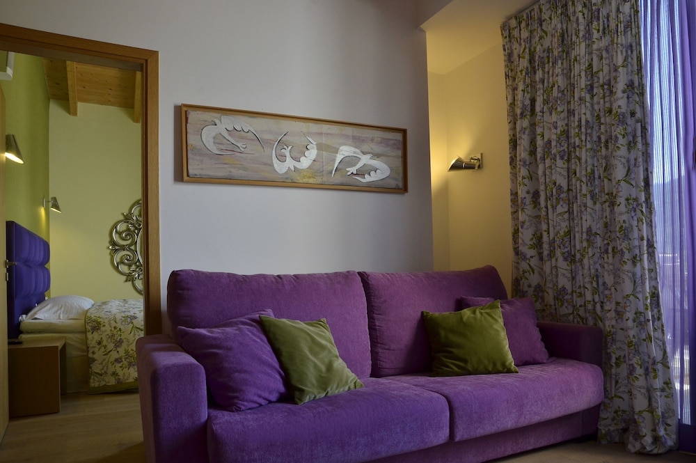 Forest Suites Boutique Hotel 54/79