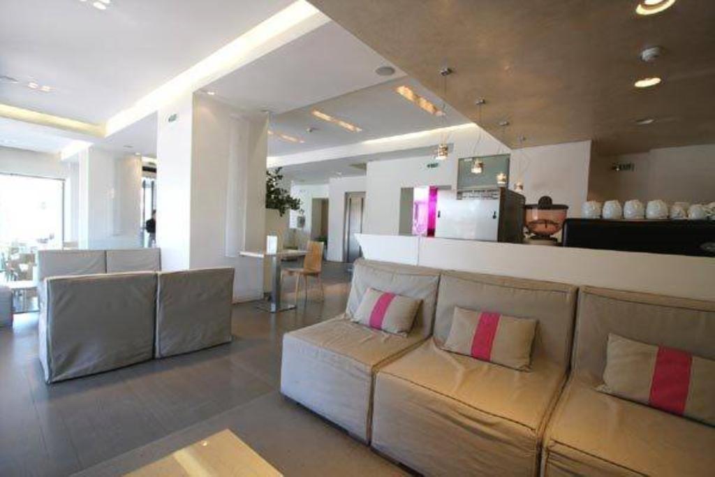Ariston Hotel 27/31