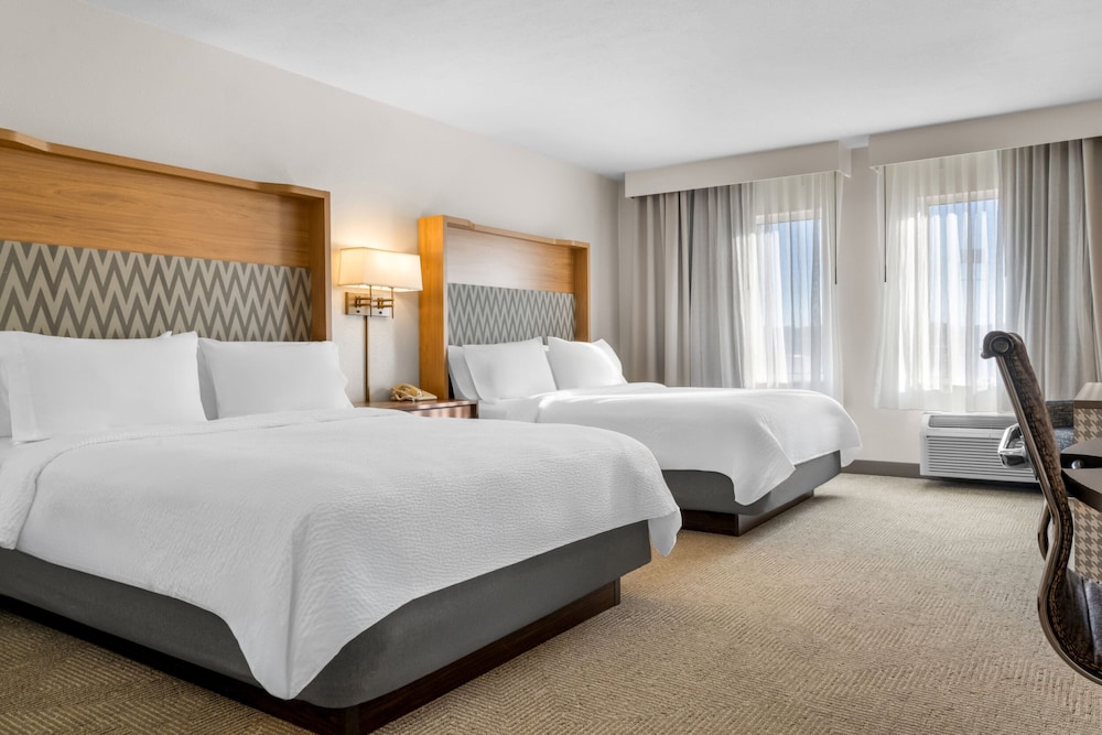 Standard, Queen Bed, Accessible