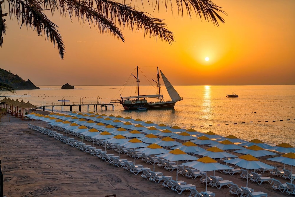 Pirates Beach Club All Inclusive 44/48
