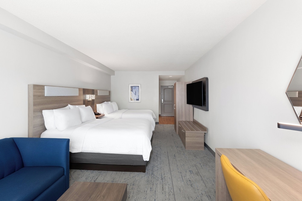 Standard, 2 Queen Beds, Extra Floor Space