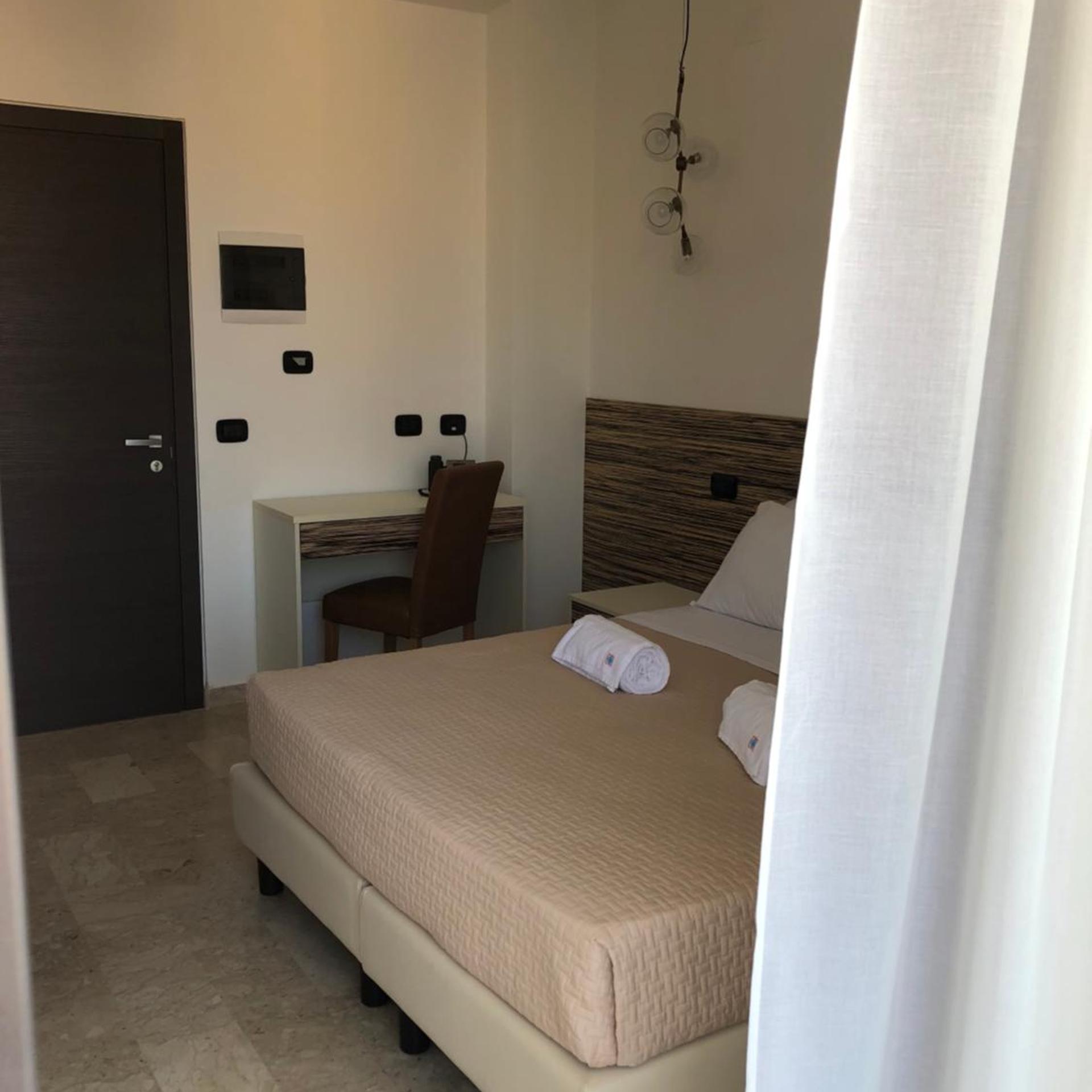 غرفة قياسية بسرير مزدوج أو سريرين منفصلين بشرفة، Milazzo INN 10/10