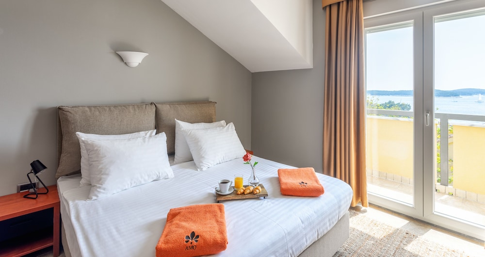 Superior, King Bed, Annex, Boutique Beach Resort Podstine 3/5