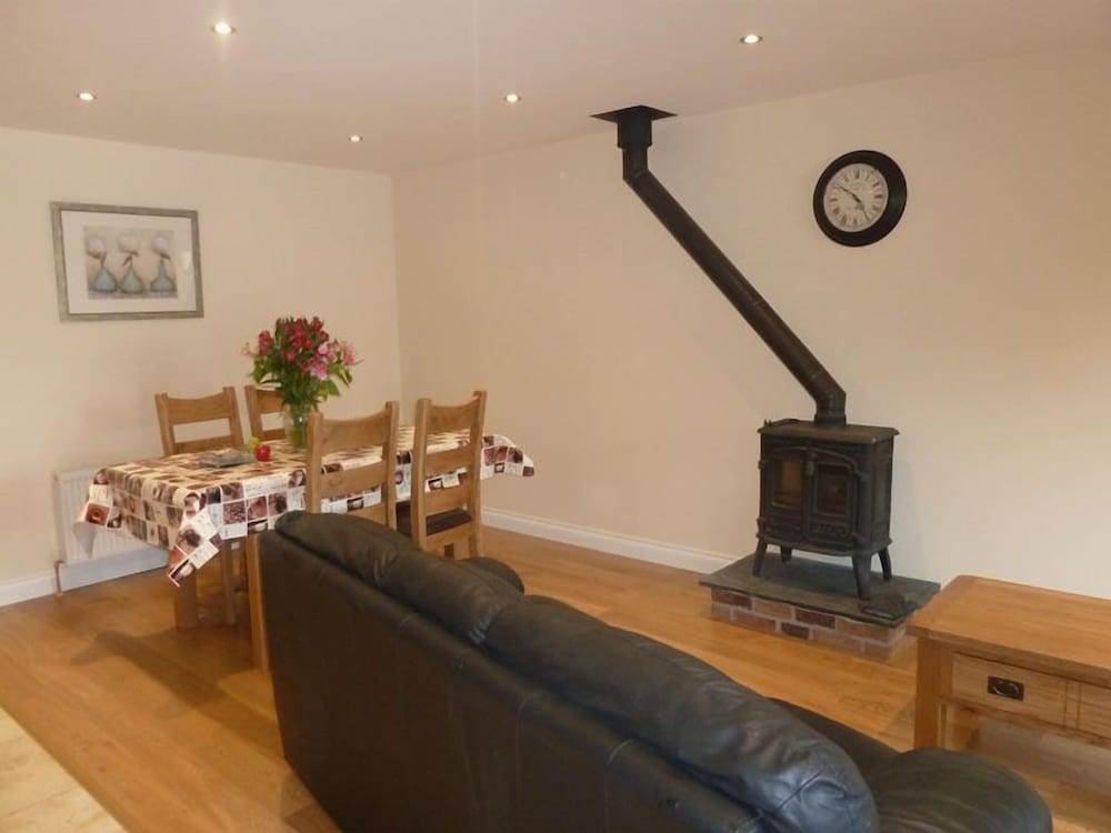 Oatlands Self Catering Cottages 5/22