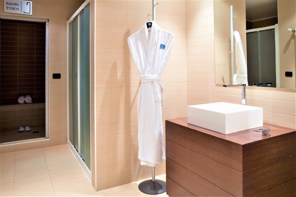 Ac Hotel Vicenza By Marriott 11/28