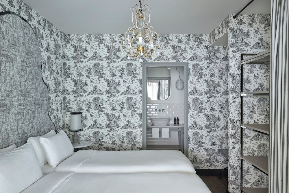 Como, Suite, 2 Queen Beds