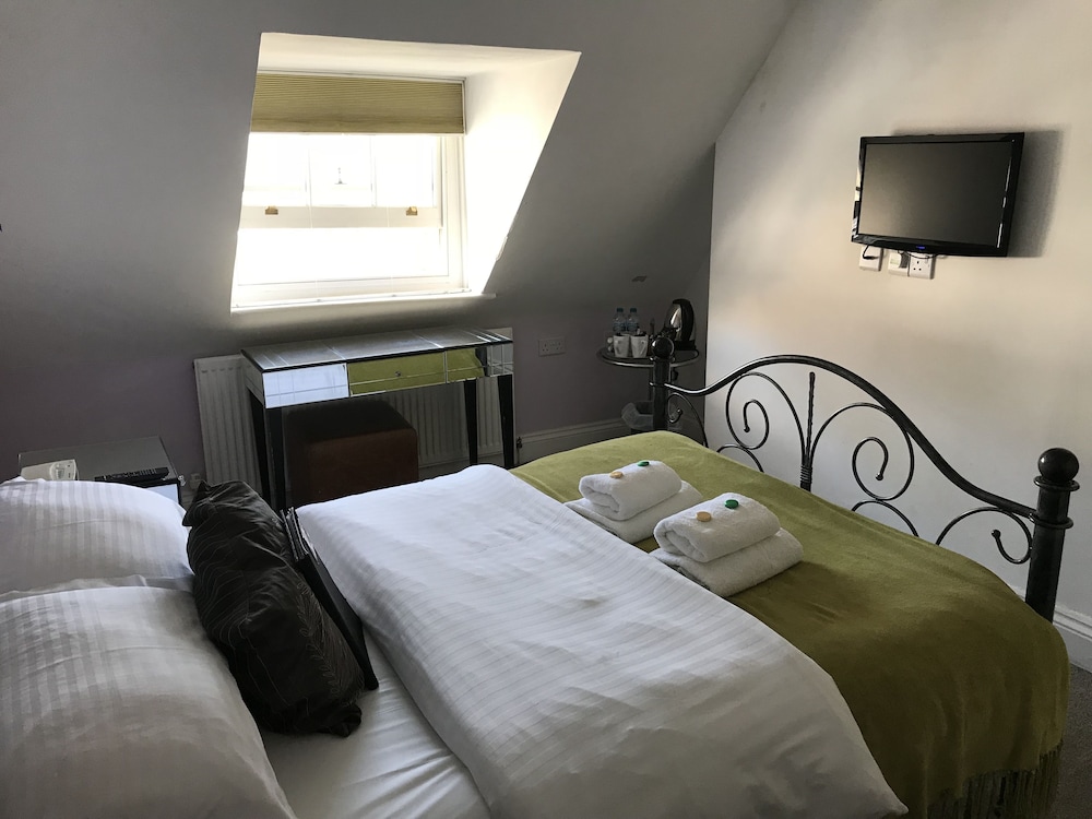 Kempfield House Hotel 7/50