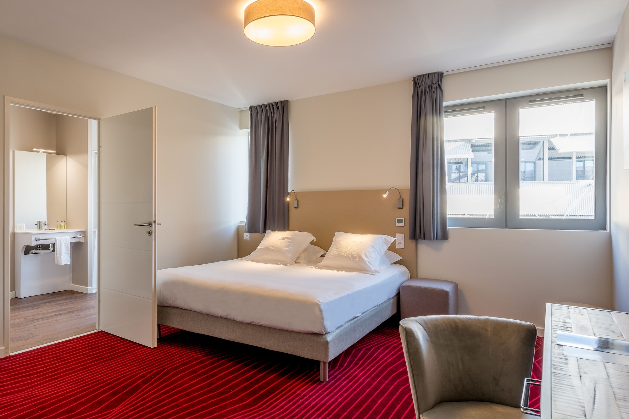 EXECUTIVE, STUDIO, DOUBLE BED