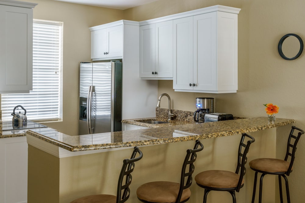 Olde Marco Island Inn And Suites 47/57