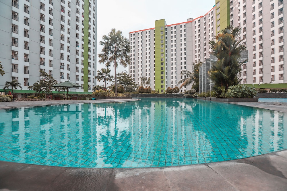 OYO 498 Green Lake View Ciputat 1/65