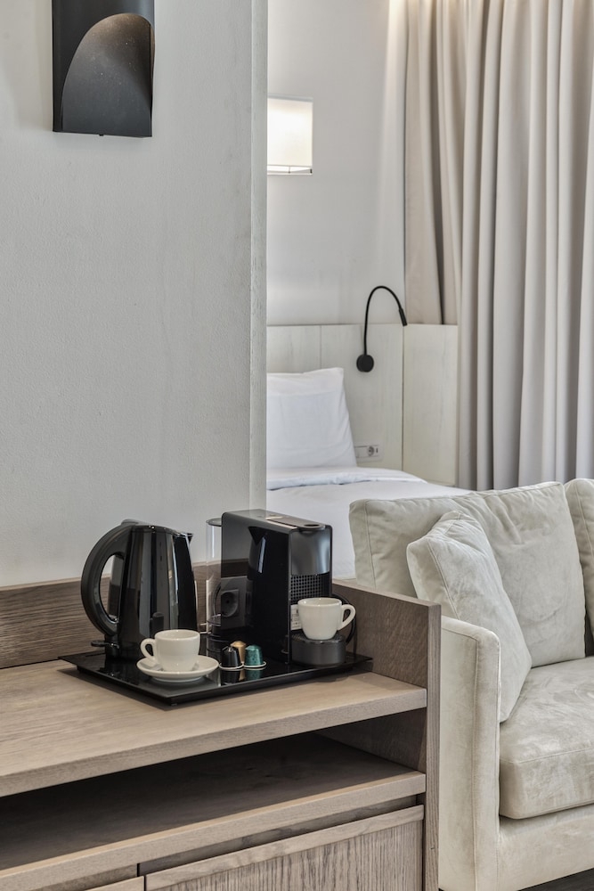 Bitzaro Hotel 28/50