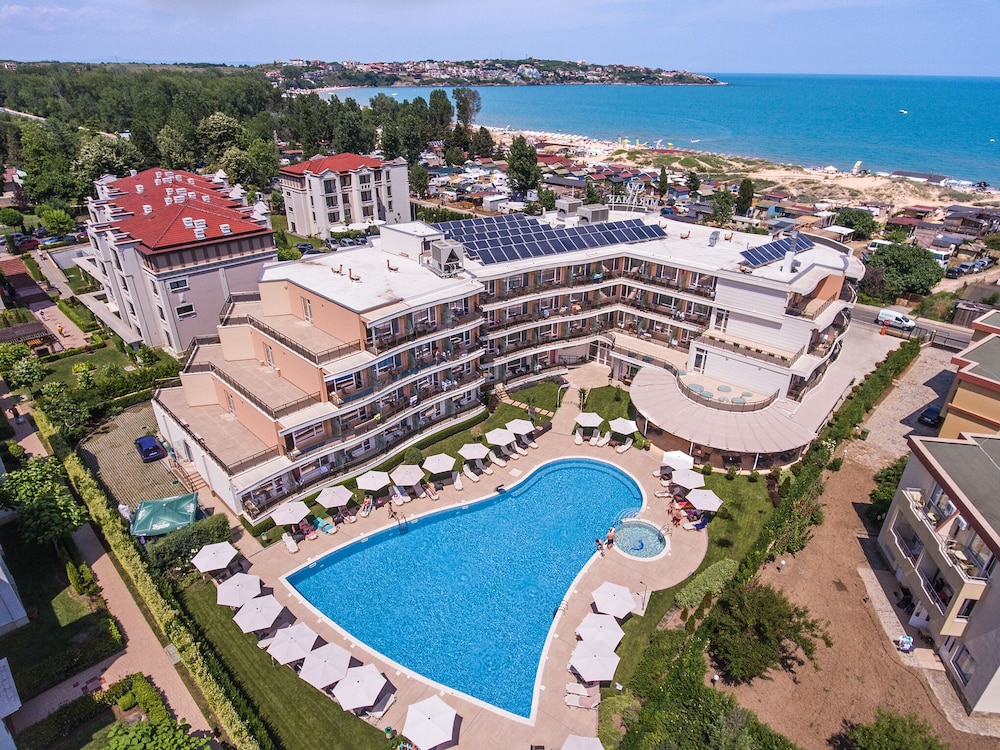 Miramar Hotel 42/50