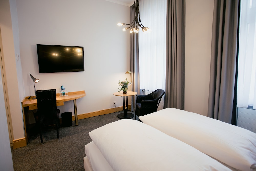 DOM HOTEL LIMBURG 8/76