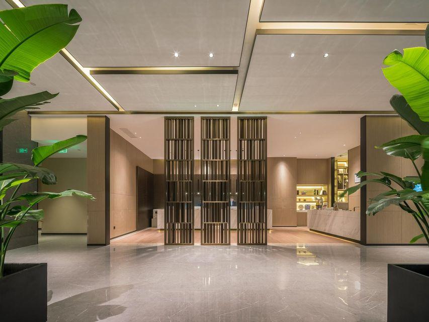 Jade Crystal Hotel 11/28