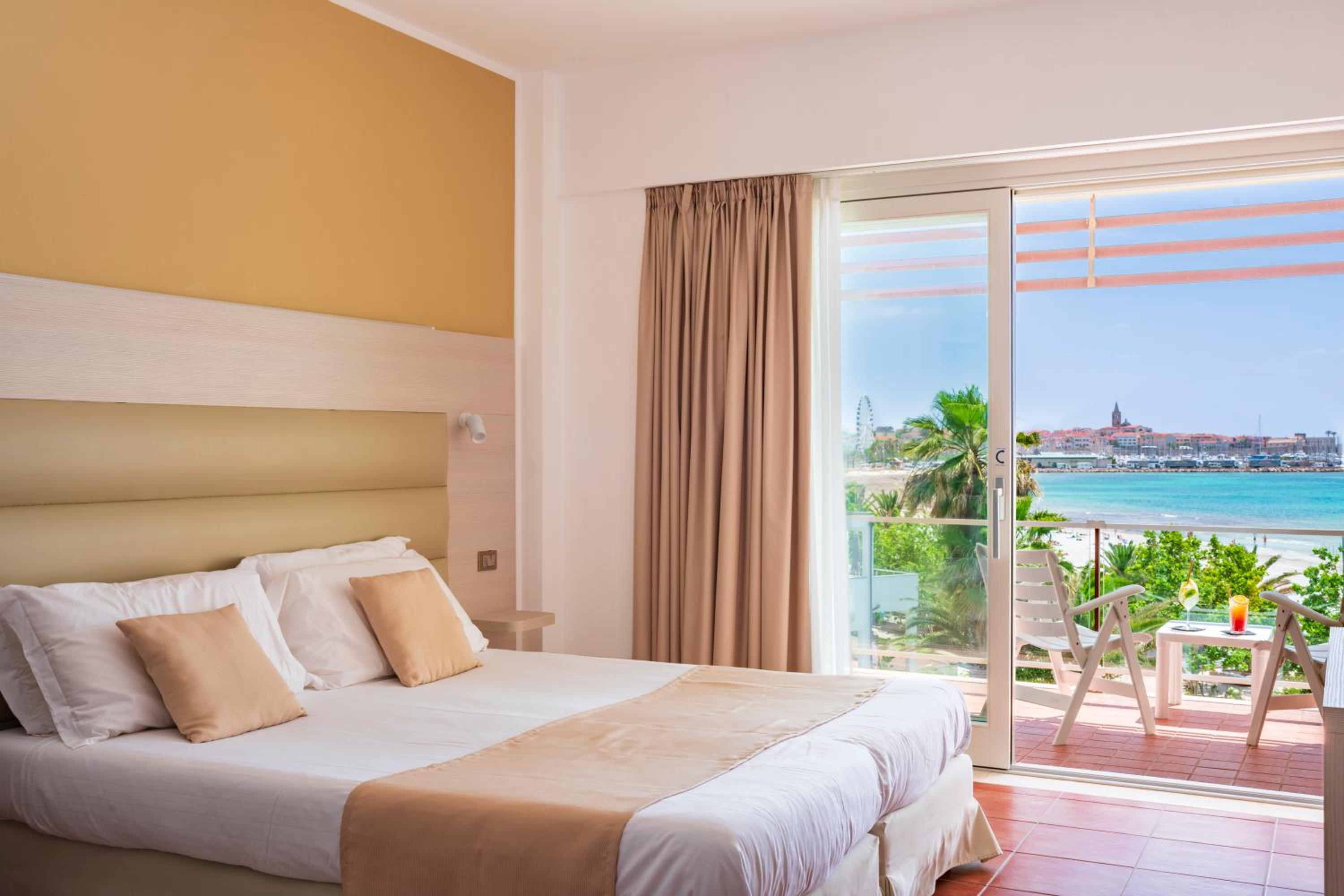 Room, Double Bed, Pool or Sea View