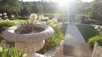 BRICE HILL COUNTRY LODGE 10/15