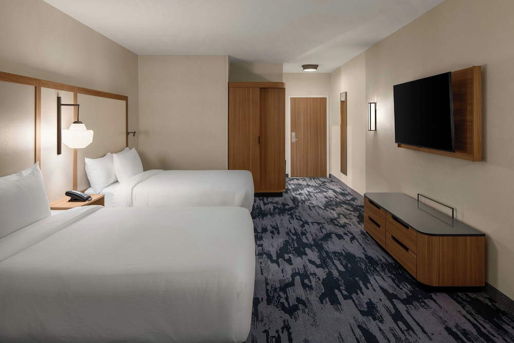 Fairfield Inn & Suites Traverse City 6/16
