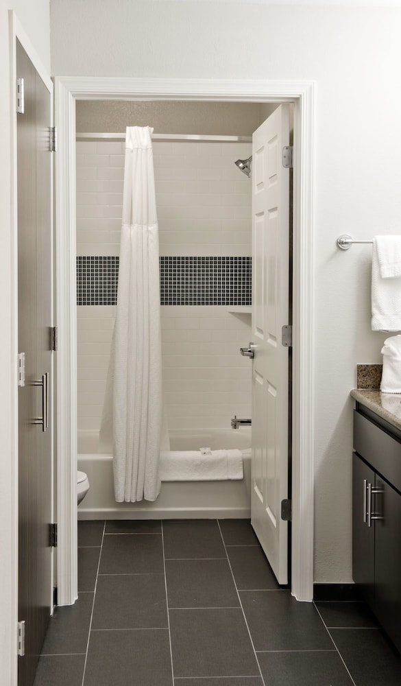 Staybridge Suites Charlotte Ballantyne 20/70