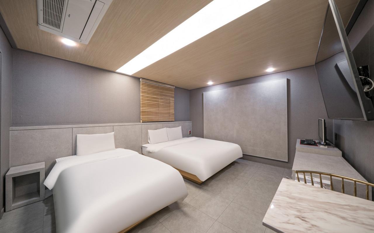 Vip, Twin Beds