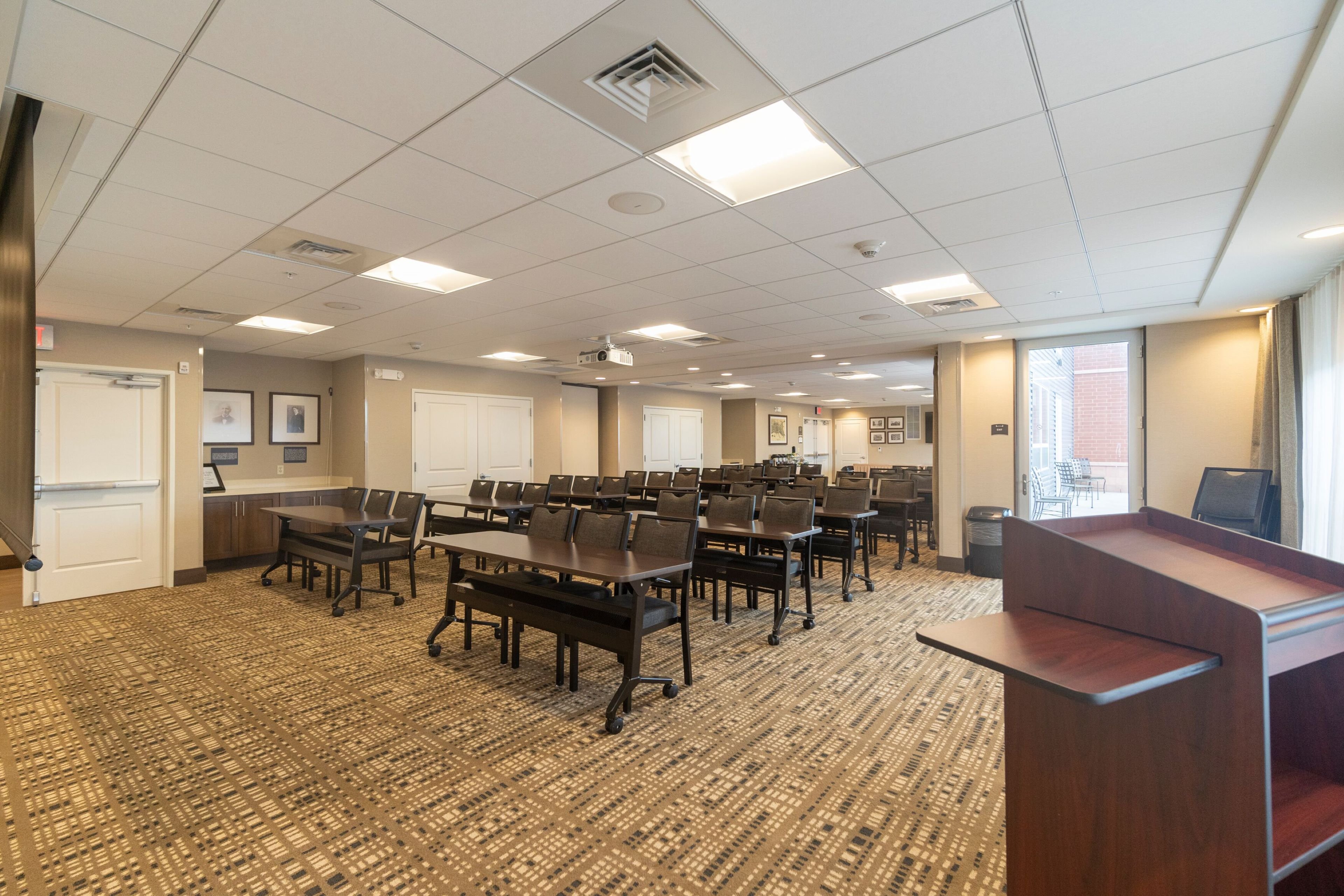 STAYBRIDGE SUITES MARQUETTE 53/82
