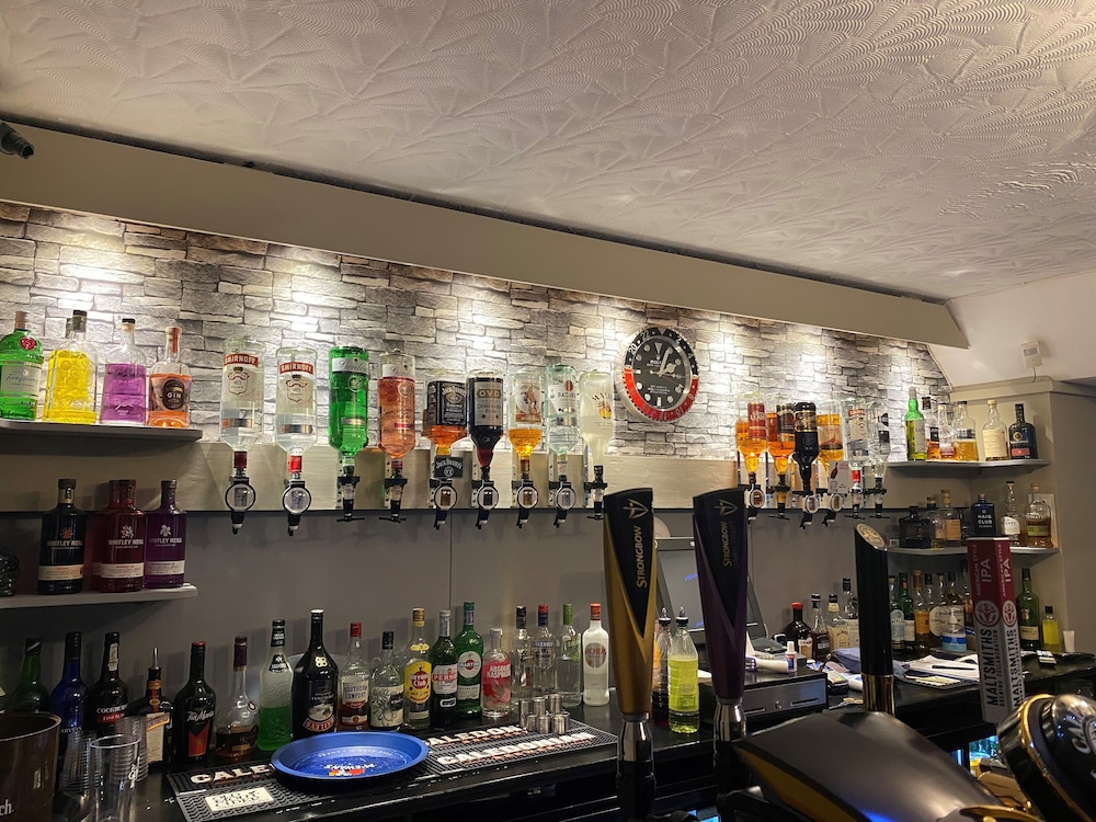 Smithton Hotel 65/70