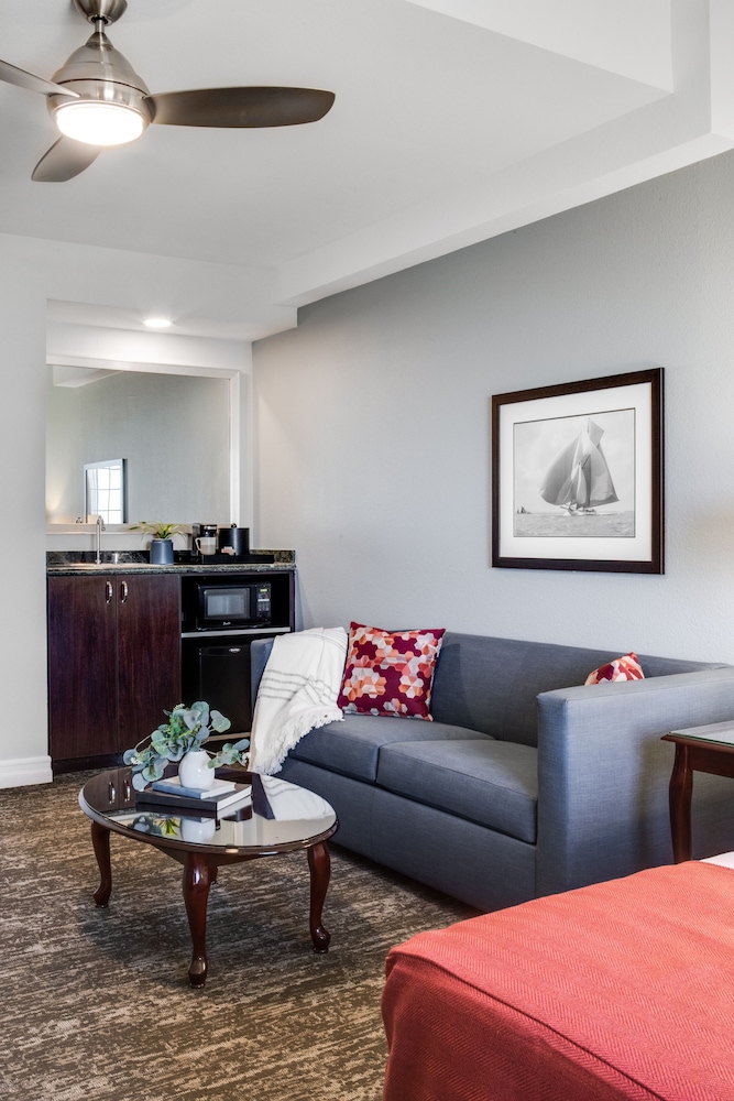 Ayres Suites Mission Viejo 30/49