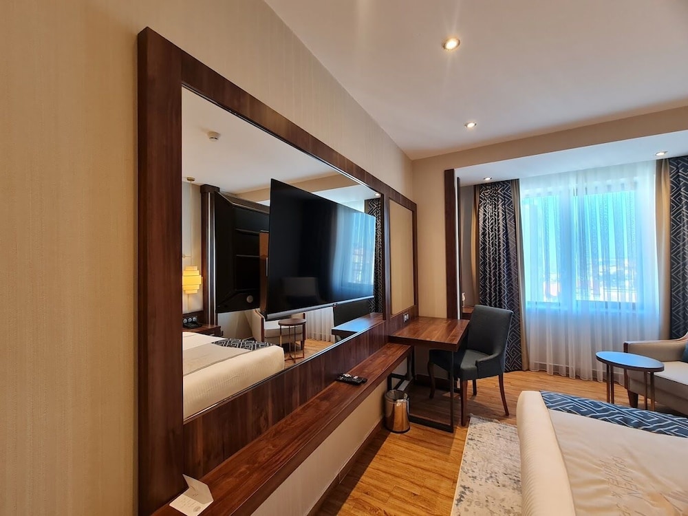 Golden Rose Hotel & Spa 11/32