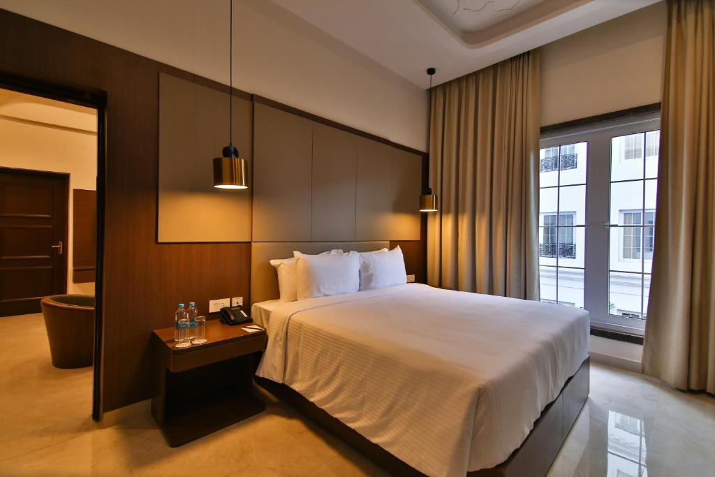 Accord Chrome Airport Hotel 11/20