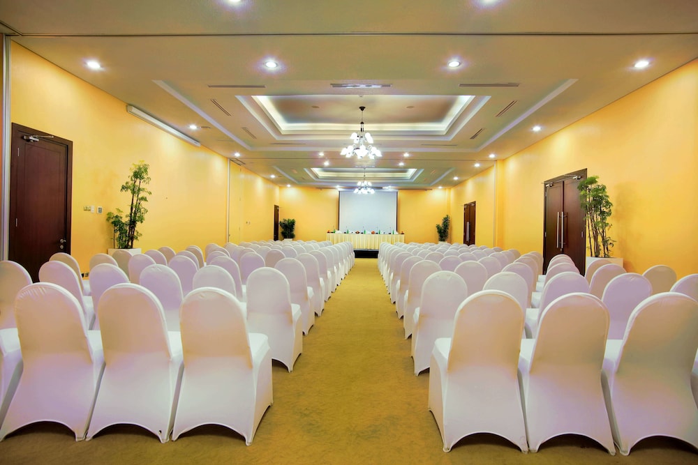 Aston Bogor Hotel & Resort 78/90