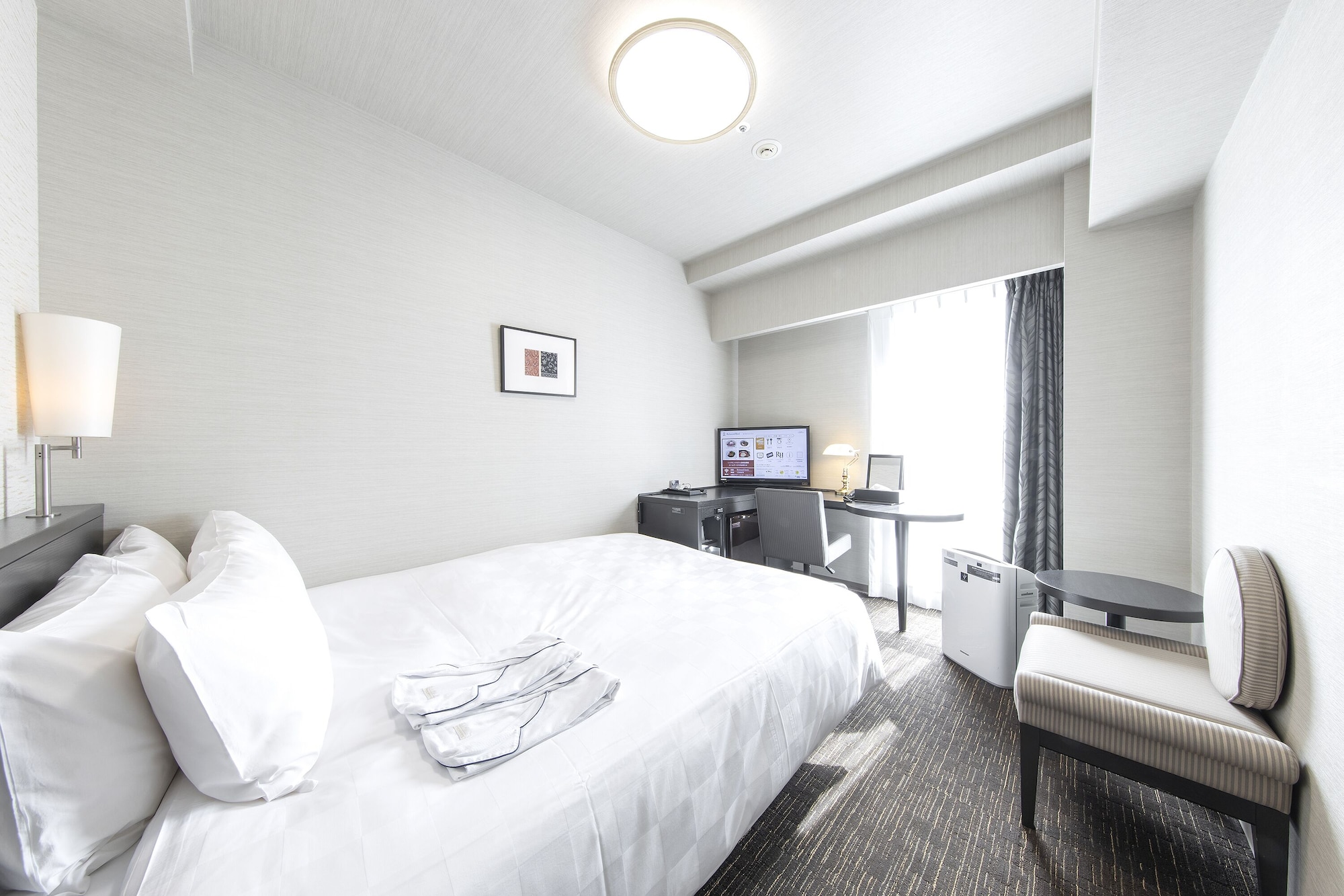 MODERATE, DOUBLE BED