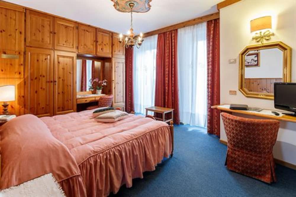 Hotel Columbia 15/68
