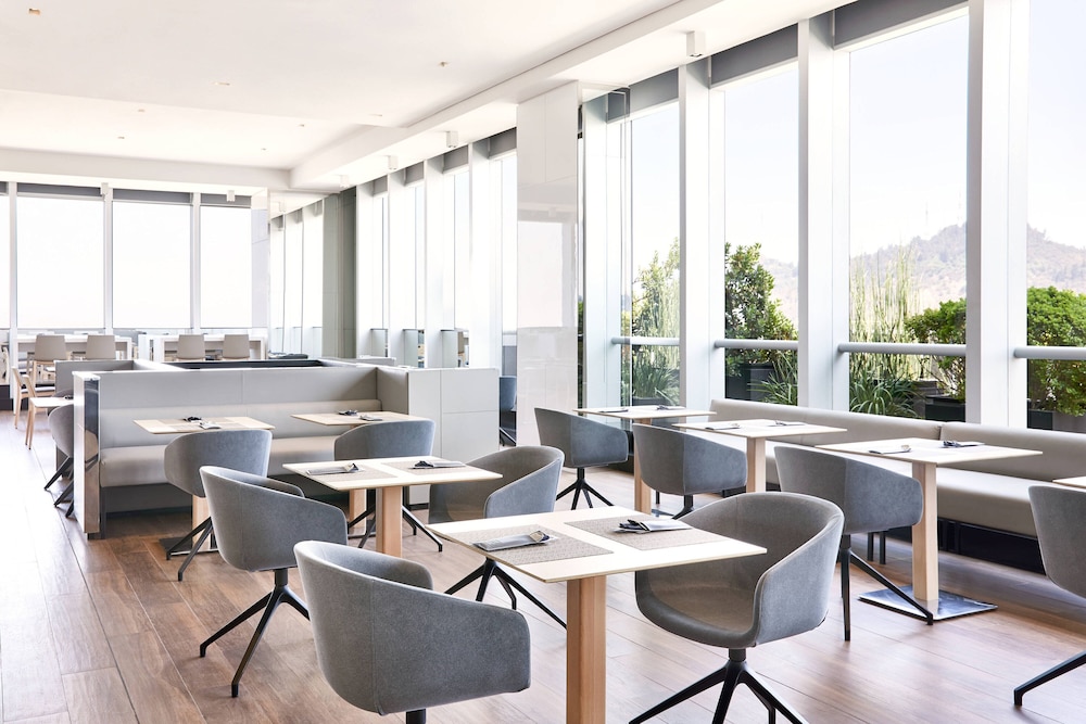 AC Hotel Santiago Costanera Center 50/65