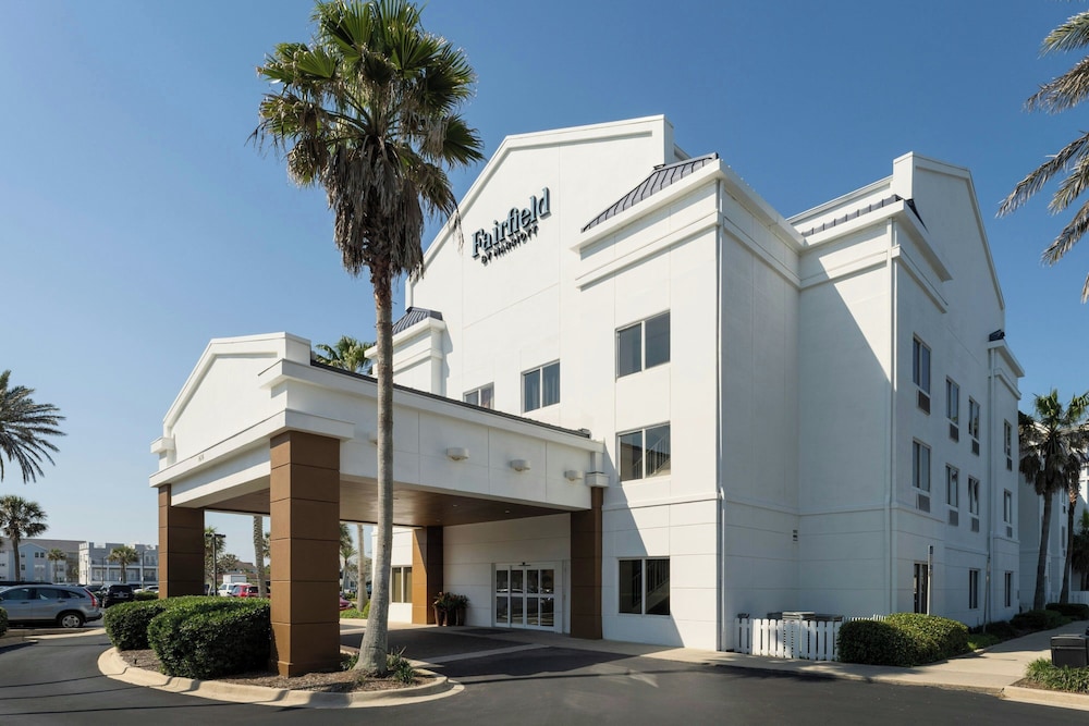 Fairfield Inn and Suites Jacksonville Beach 49/54