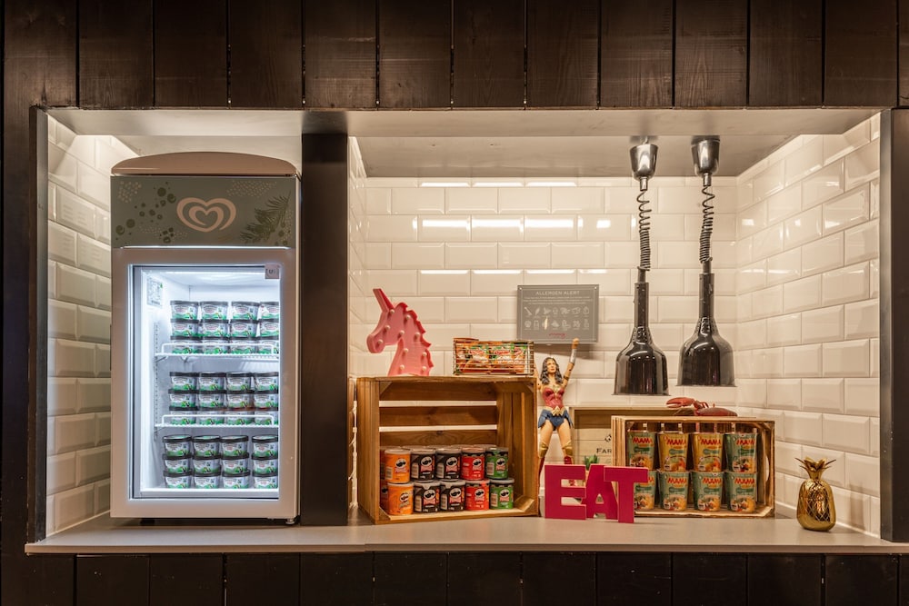 Moxy Amsterdam Houthavens 51/58