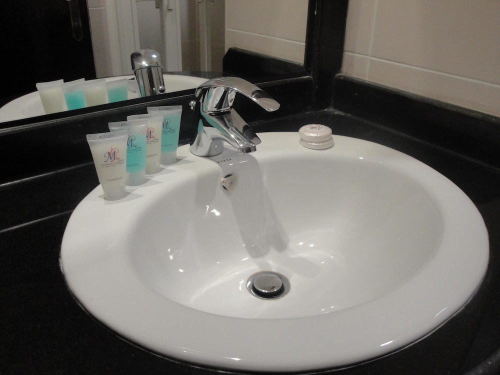 Marina Royal Hotel Suite 17/21