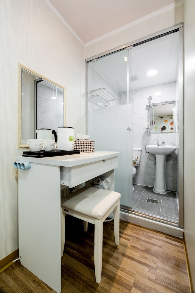 Hostel Chloe 48/50