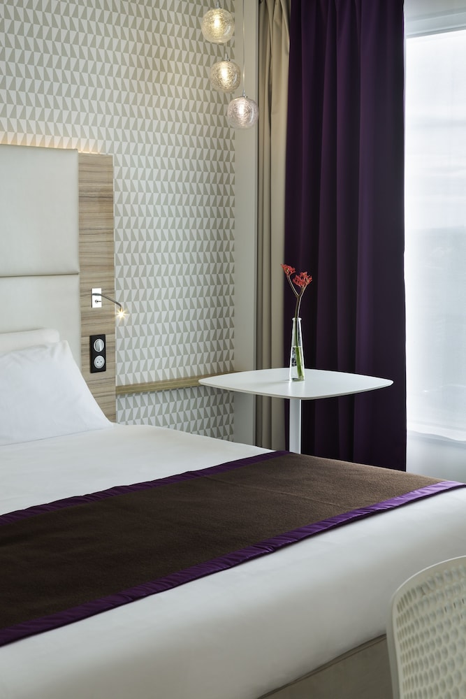 MERCURE PARIS ORLY RUNGIS 28/71