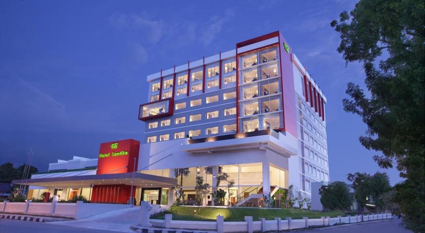 Hotel Santika Palu 1/36
