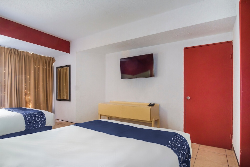 Hotel Costa Ensenada 27/68