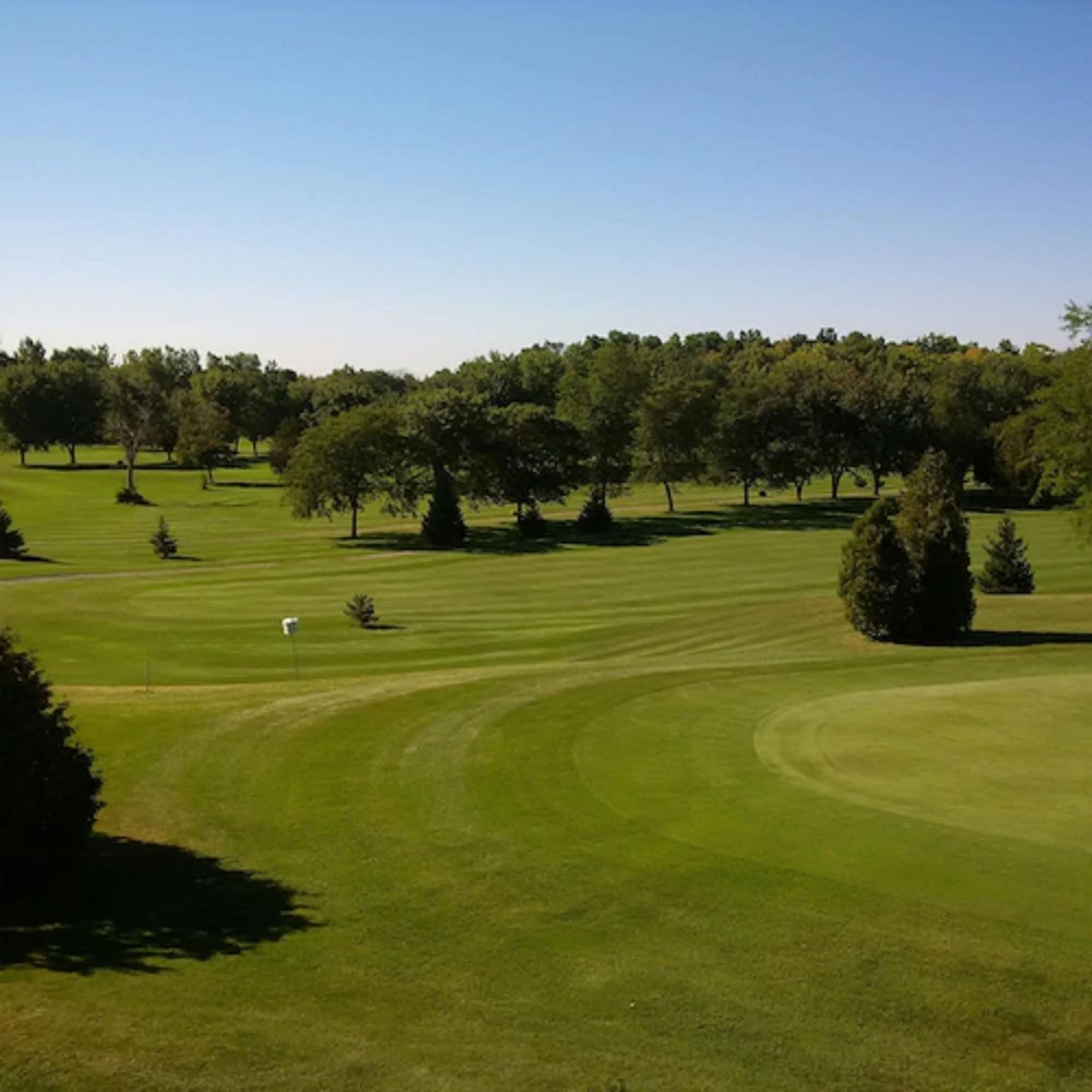 Forest Golf Club and Inn 5/19