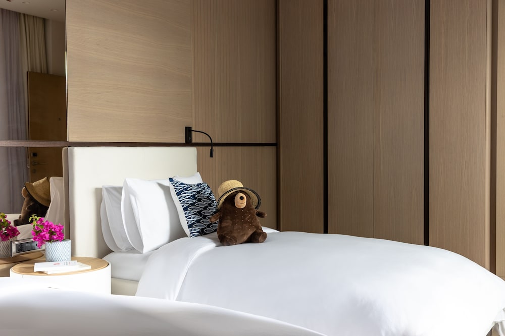 DELUXE, MULTIPLE BEDS, SEA VIEW
