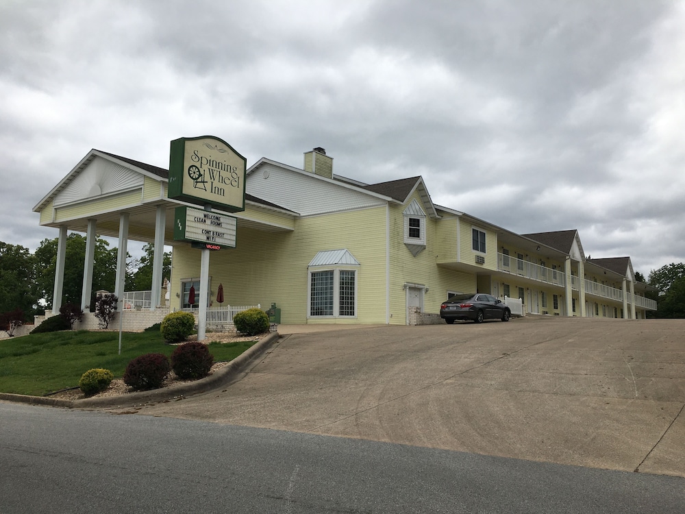 Spinning Wheel Inn 34/40